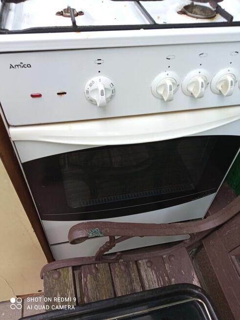 Sprzedam sprawną kuchenkę gazową.