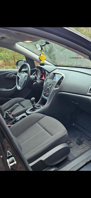 Opel Astra J kombi 2013