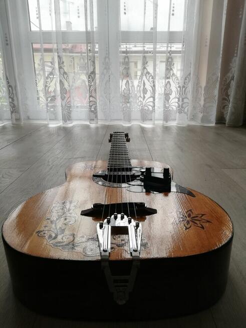 Sprzedam: Gitarę elektroakustyczną.