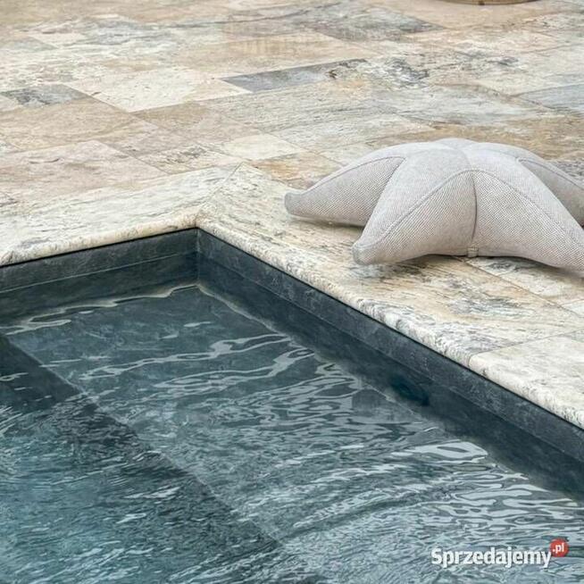 Stopień trawertynowy Silver szlifowany z bullnose 135x33x3cm