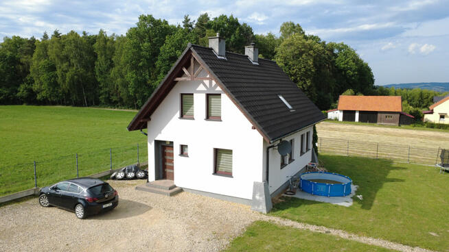 Uroczy dom jednorodzinny w zielonej okolicy, blisko Wadowic