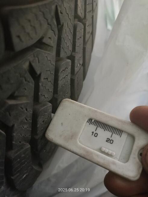 Opony Zimowe 215/55 R 18 FALKEN 4 szt
