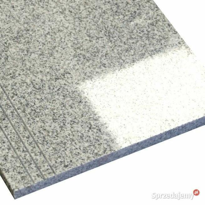 Stopień granitowy G603 NewBianco Cristal polerowany 150x33x2