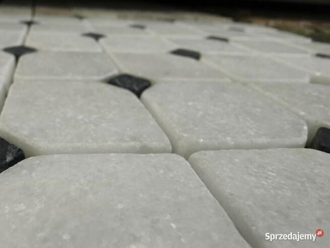 Mozaika kamienna CarraraOctagone bębnowana z cza.el30,5x30,5