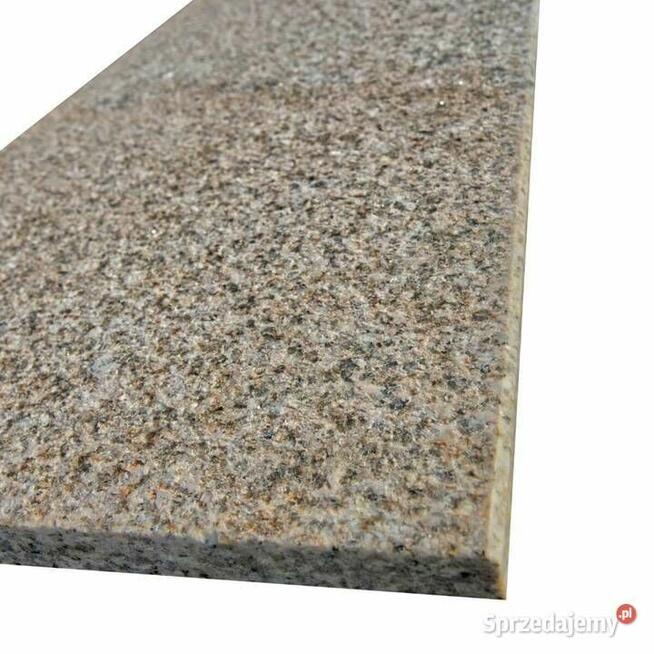 Stopień granitowy G682 Yellow Pink płomieniowany 150x33x3 cm