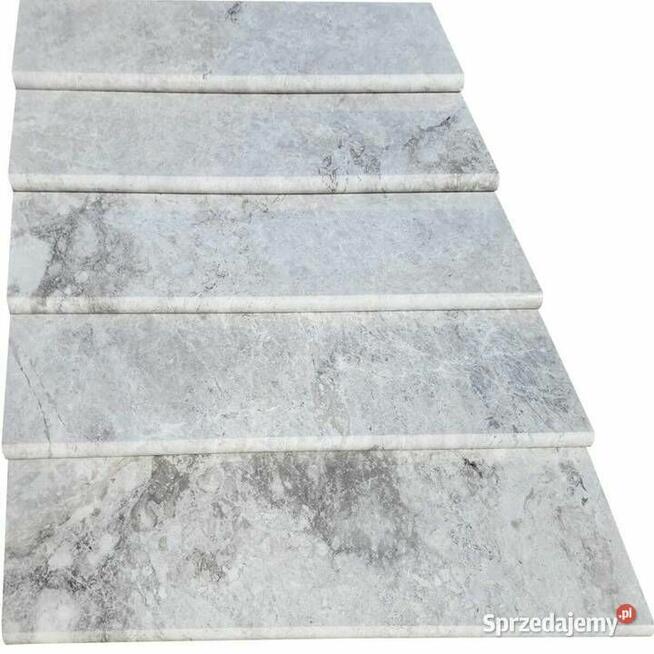 Stopień marmurowy TundraGrey polerowany bullnose 135x33x3cm