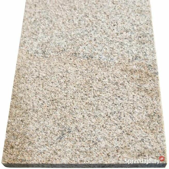 Stopień granitowy G682 Yellow Pink płomieniowany 150x33x3 cm