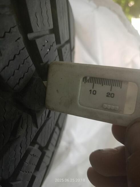 Opony Zimowe 215/55 R 18 FALKEN 4 szt