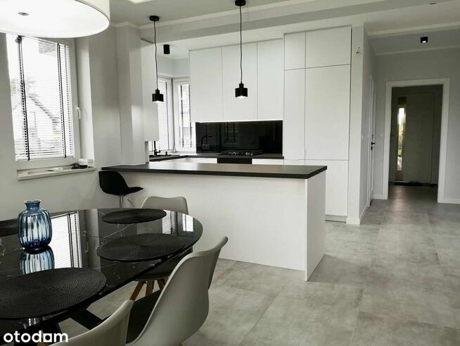 Dom w zabudowie bliźniaczej z garażem. Laszczki gmina Nadarzyn