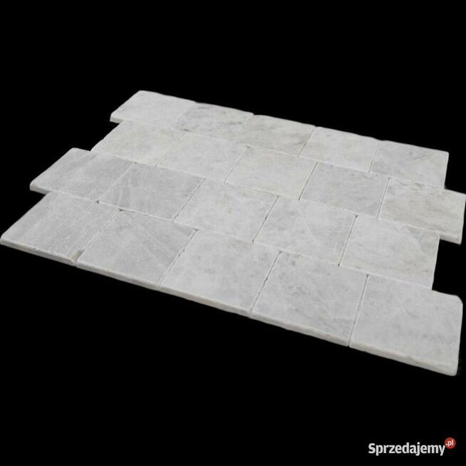 Kostki marmur Royal White bębnowany 10x10x1 cm