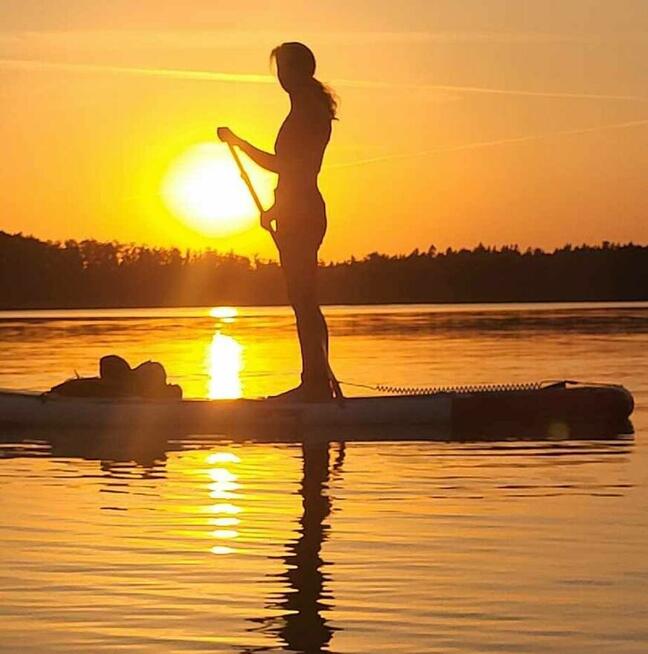 Nauka pływania na SUP z SUPer Bazą Miłomłyn
