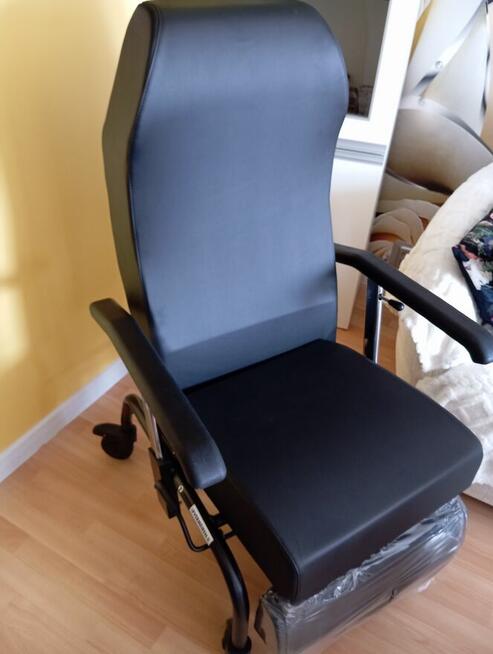 Fotel nowy dla niepełnosprawnych