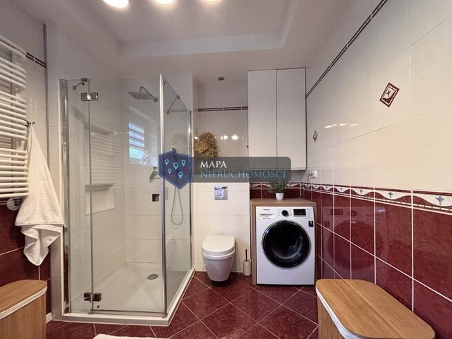 Wygodny dom z pięknym zielonym ogrodem