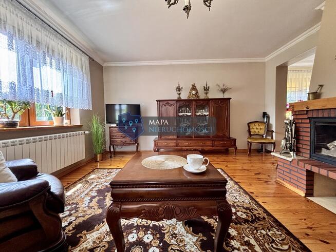 Wygodny dom z pięknym zielonym ogrodem