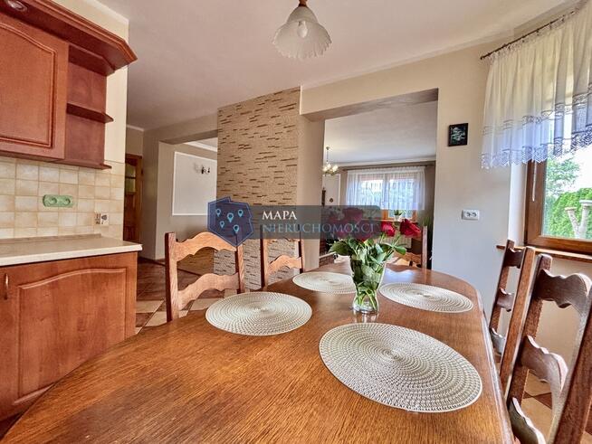 Wygodny dom z pięknym zielonym ogrodem