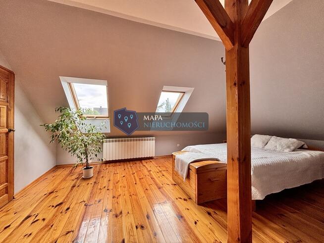 Wygodny dom z pięknym zielonym ogrodem