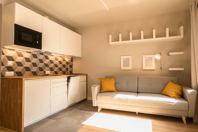 Kręta 23, Nadodrze, kawalerka z balkonem