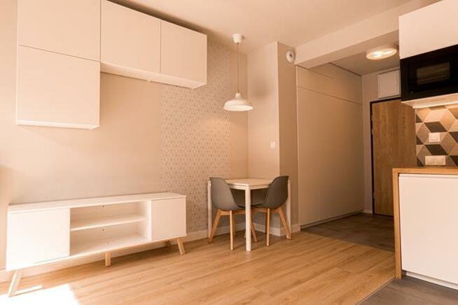 Kręta 23, Nadodrze, kawalerka z balkonem