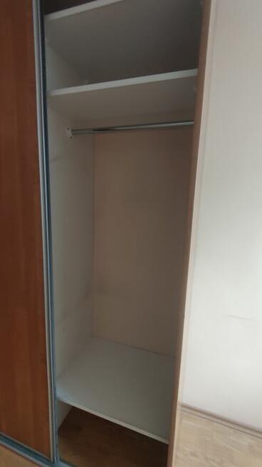 Szafa przesuwna w zabudowie 3 drzwiowej używana