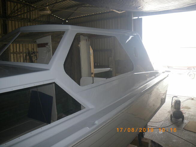 Kabinowa łódź wędkarska w remoncie 6,7m.