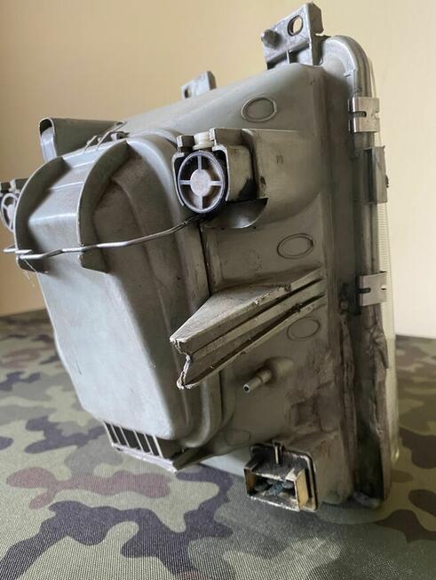 Lampa przednia prawa VW LT 35 Valeo (Dawca części)