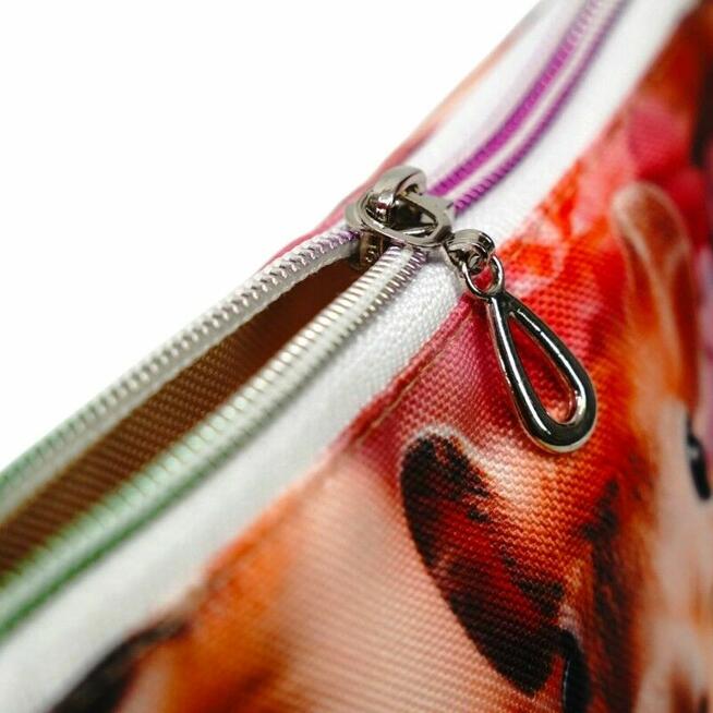 Mała Kosmetyczka Kapibara i Kwiaty - 19x13x5cm Rozmiar S