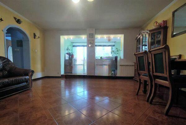 Dom Wola Pękoszewska gm. Kowiesy,