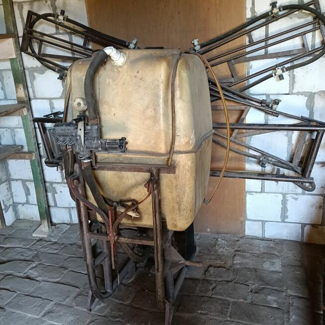 Opryskiwacz ciagnikowy