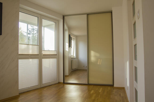 Stołeczna, centrum 3 pok 66,7 m2, cegła, dostępne 1 września