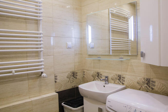 Stołeczna, centrum 3 pok 66,7 m2, cegła, dostępne 1 września