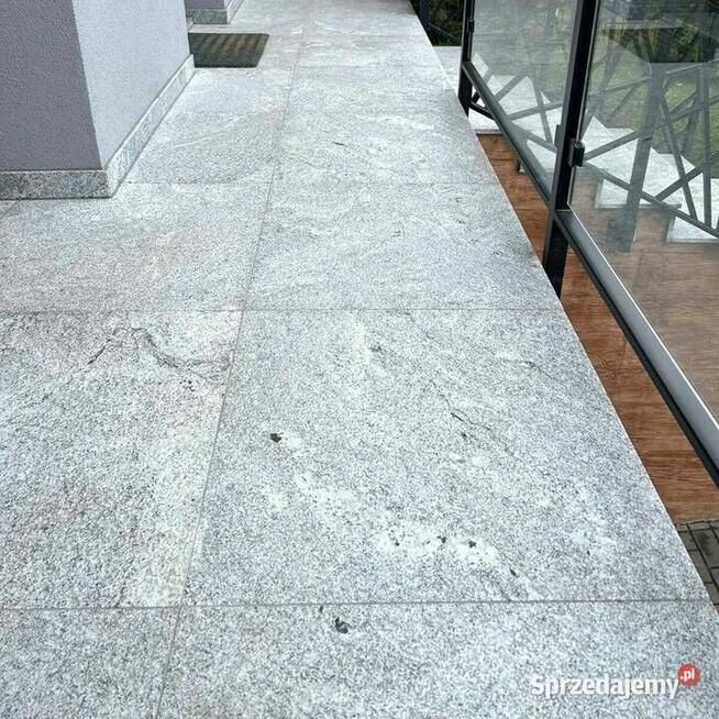 Płytki Granit Royal Juparana płomieniowany 60x60x2 cm