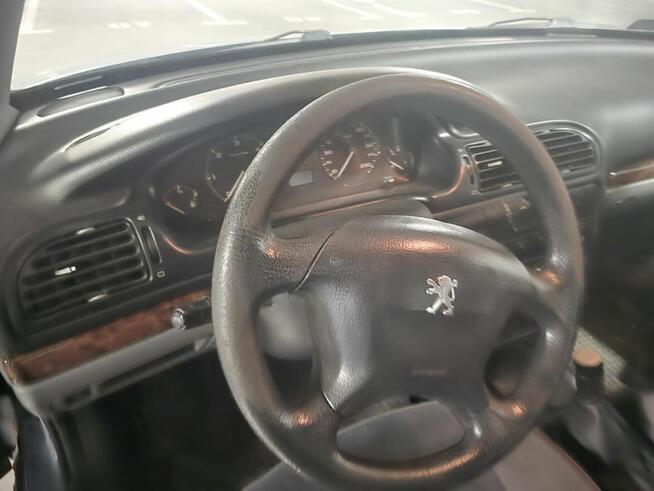 Sprzedam samochód marki Peugeot 406.