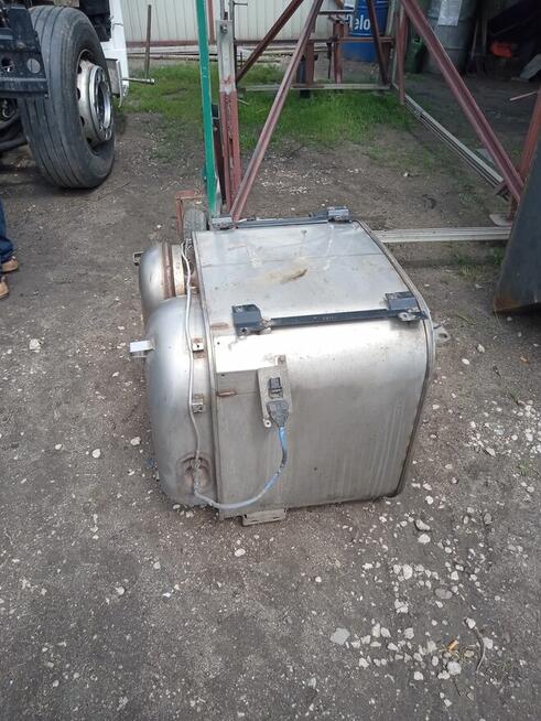 Sprzedam części od powypadkowego ciągnika samochodowego MAN