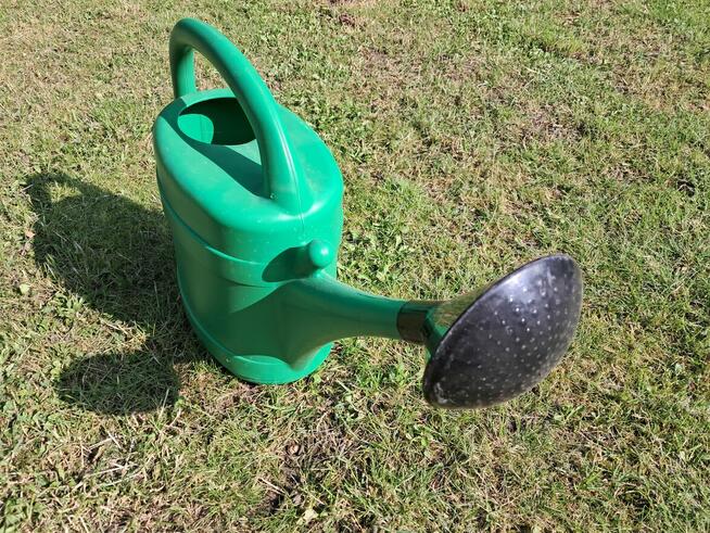 Konewka ogrodowa 8-litrowa „Prosperplast”, do sprzedania