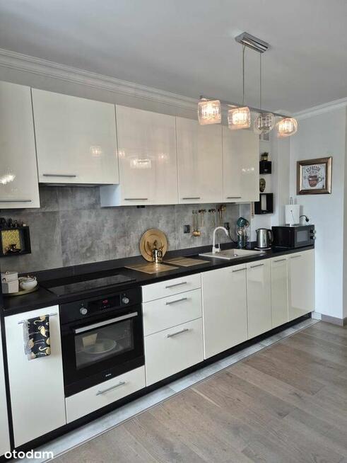 2 pokoje, parter, balkon, miejsce postojowe -