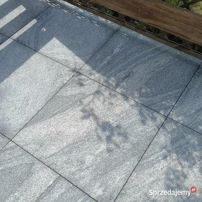 Płytki Granit Royal Juparana płomieniowany 60x60x2 cm