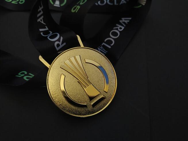 Medal dla fanów piłki nożnej Conference League 2025