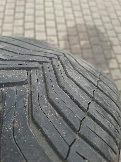 Opony 215/55/17 r MICHELIN CROSSLLMATE rok 2021 całoroczne 9