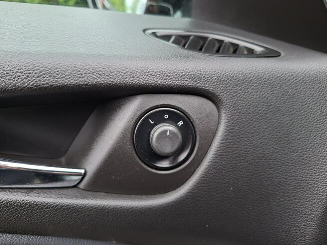 Opel Zafira Klimatronic 2-stref, Nawigacja, PDC 2x, Hak, 2 kpl. kół