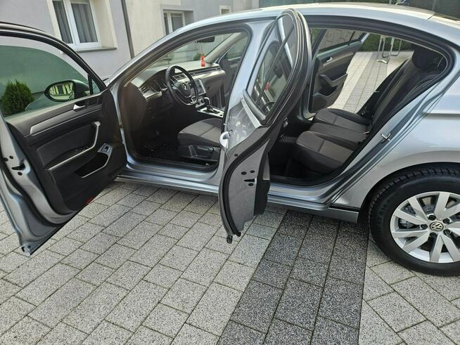 Volkswagen Passat 2.0 150 km klimatronik, tempomat, parktronik, navigacja Salon Polska
