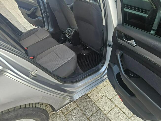 Volkswagen Passat 2.0 150 km klimatronik, tempomat, parktronik, navigacja Salon Polska
