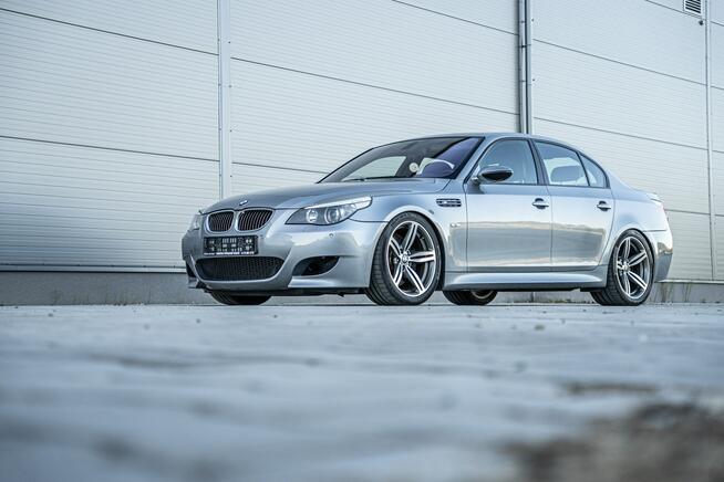 BMW M5 E60 V10 / 5.0 507HP