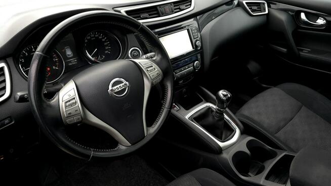 Nissan Qashqai panoramiczny dach, kamera cofania, czujniki parkowania, asystent lini