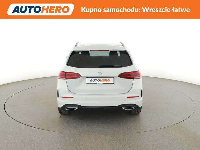 Mercedes B 250 PHEV automat full LED skóra/alcantara kamera i czujniki parkowania grz