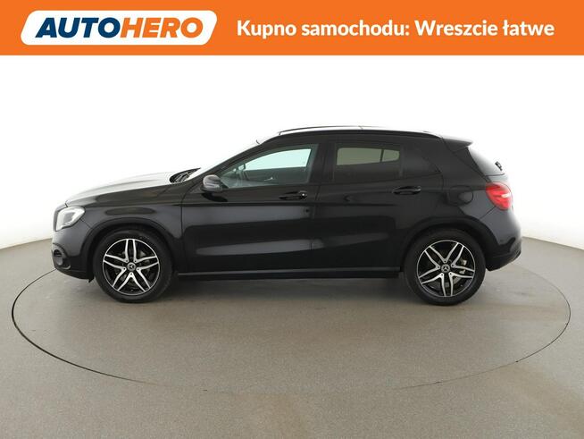 Mercedes GLA 180 automat full LED półskóra navi klima auto grzane fotele
