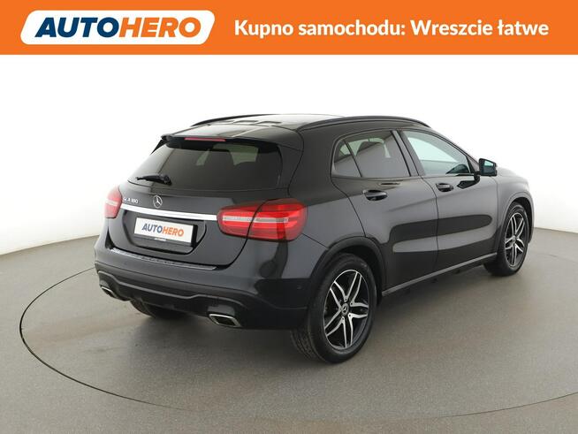 Mercedes GLA 180 automat full LED półskóra navi klima auto grzane fotele