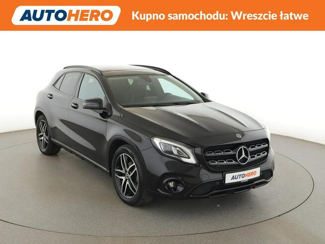 Mercedes GLA 180 automat full LED półskóra navi klima auto grzane fotele