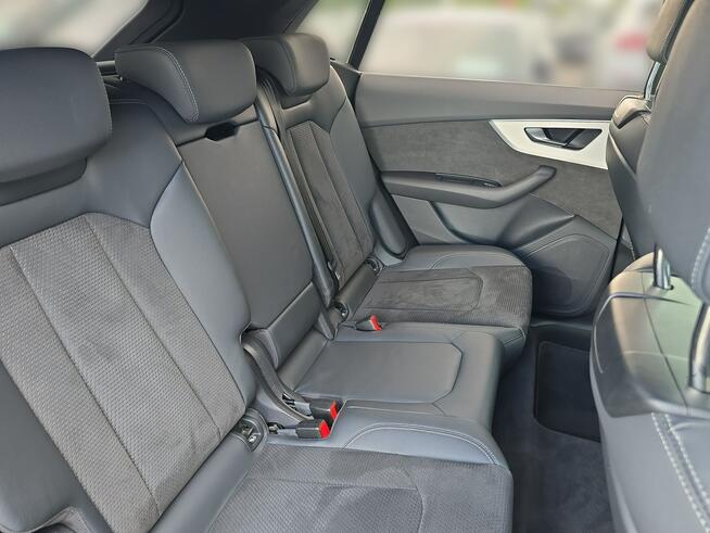 Audi Q8 LED_Pneumatyka_Alcantara_ACC_S line_Asystenci_SoundSystem_PamięćFotela