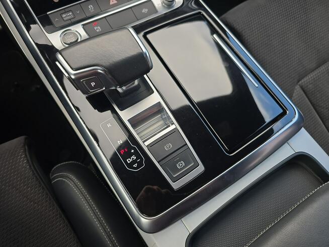 Audi Q8 LED_Pneumatyka_Alcantara_ACC_S line_Asystenci_SoundSystem_PamięćFotela