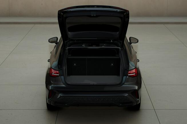 272KM_LeasingOd103%_Matrix_Kamera360_Virtual_CarPlay_Asystenci_FV23%
